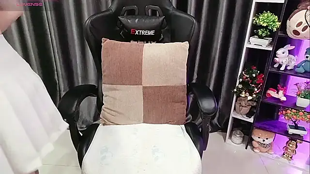 Yuki-yio online show from April 7, 2026, 1:06 am