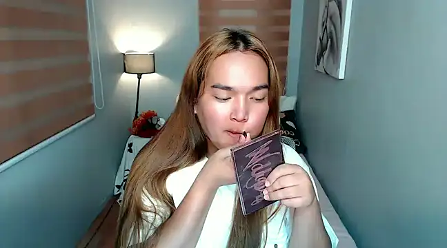 Snapshot of MoaningKylie chatting on January 3, 2025, 3:49 am MoaningKylie online show from January 3, 2025, 3:49 am