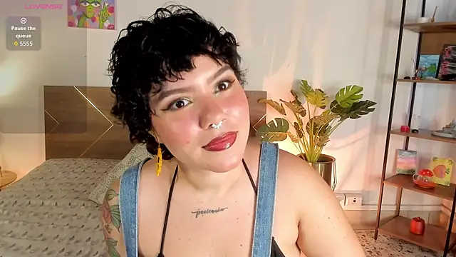 Snapshot of Amy_art chatting on May 13, 2026, 9:22 pm Amy art online show from May 13, 2026, 9:22 pm
