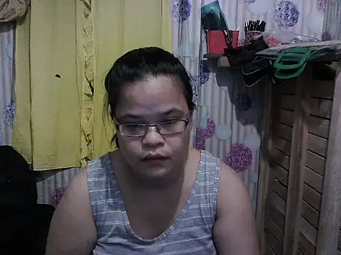 abiemayhottiey online show from December 8, 2024, 4:28 pm