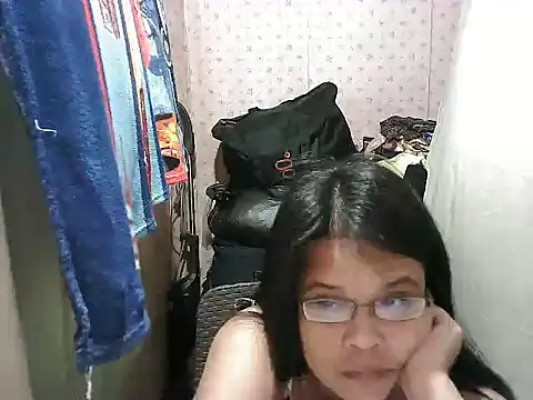 abiemayhottiey online show from November 10, 2025, 11:53 am