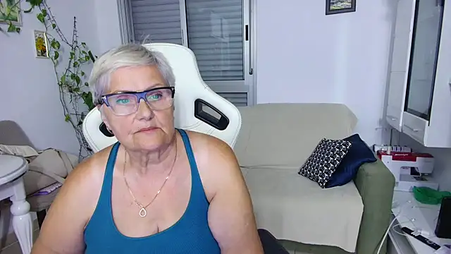 Selenna57 online show from May 27, 2026, 5:21 pm
