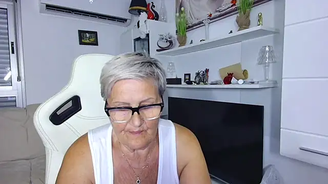 Selenna57 online show from July 3, 2026, 5:19 pm