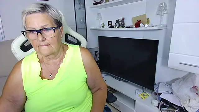 Selenna57 online show from July 5, 2026, 5:42 pm