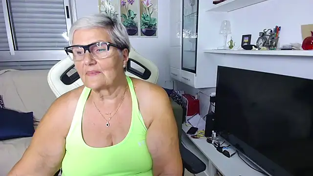 Selenna57 online show from July 15, 2026, 5:40 pm
