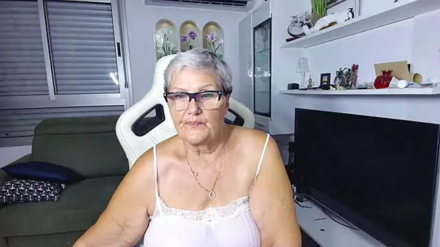 Selenna57 online show from July 19, 2026, 5:16 pm