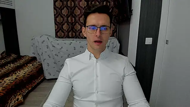 Snapshot of sexxymuscles4u chatting on March 11, 2025, 4:51 pm sexxymuscles4u online show from March 11, 2025, 4:51 pm