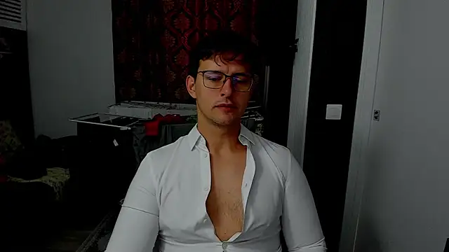 Snapshot of sexxymuscles4u chatting on October 30, 2025, 9:22 am sexxymuscles4u online show from October 30, 2025, 9:22 am