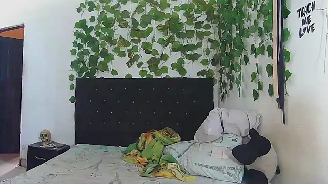 caribbeanlover1 online show from February 21, 2026, 1:23 pm