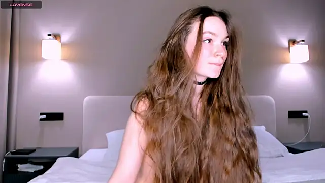 BondGirll online show from March 7, 2025, 11:18 am