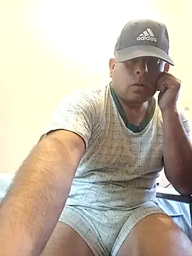 chicoguapo8 online show from December 4, 2025, 12:03 pm