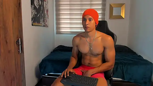 Liam V online show from December 4, 2024, 12:25 pm