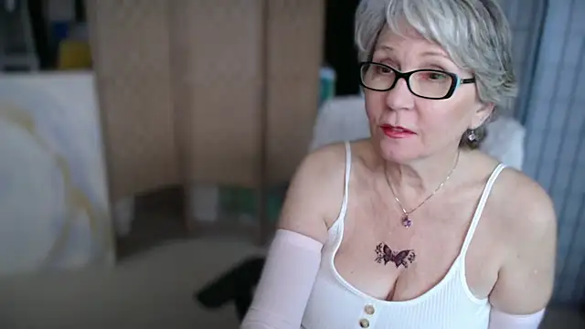 Snapshot of petradaniels chatting on March 6, 2026, 9:11 pm petradaniels online show from March 6, 2026, 9:11 pm