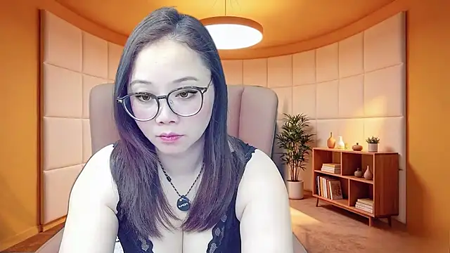 Snapshot of Giuliam chatting on May 28, 2026, 6:27 pm Giuliam online show from May 28, 2026, 6:27 pm