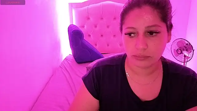 Nazlyy30 online show from October 4, 2025, 5:38 am