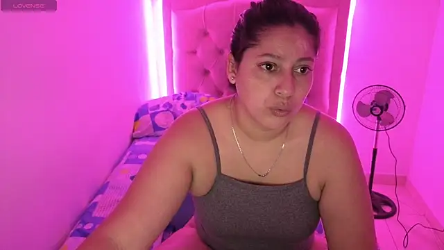 Nazlyy30 online show from November 8, 2025, 1:17 am