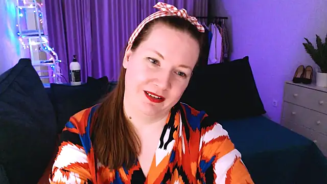 Snapshot of GoddessLara chatting on March 11, 2025, 3:05 am GoddessLara online show from March 11, 2025, 3:05 am