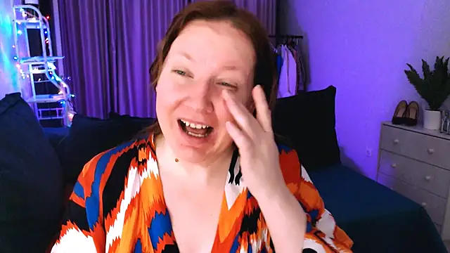 Snapshot of GoddessLara chatting on March 12, 2025, 12:10 am GoddessLara online show from March 12, 2025, 12:10 am