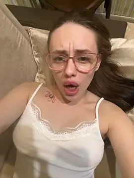 Lisaaan online show from October 8, 2025, 11:13 pm