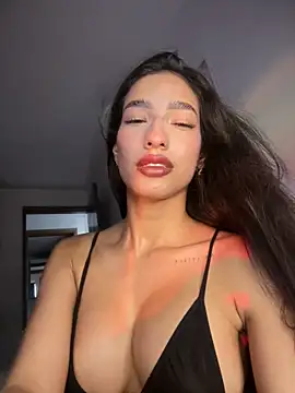 DulceLenns online show from March 18, 2026, 6:33 pm