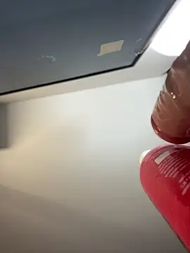 Snapshot of Emmily_19 chatting on February 27, 2026, 11:05 pm Emmily 19 online show from February 27, 2026, 11:05 pm