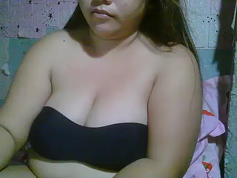 Creamsweetpussy28 online show from March 29, 2026, 9:15 pm