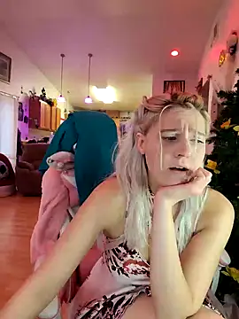 ScarletCallings420 online show from December 9, 2024, 11:24 pm