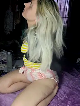 ScarletCallings420 online show from February 23, 2025, 6:34 pm