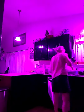 ScarletCallings420 online show from November 9, 2025, 5:22 pm