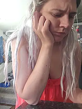 Snapshot of ScarletCallings420 chatting on July 7, 2026, 11:20 pm ScarletCallings420 online show from July 7, 2026, 11:20 pm