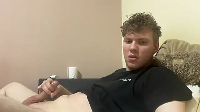 sexybooii6968 online show from November 19, 2025, 9:37 pm