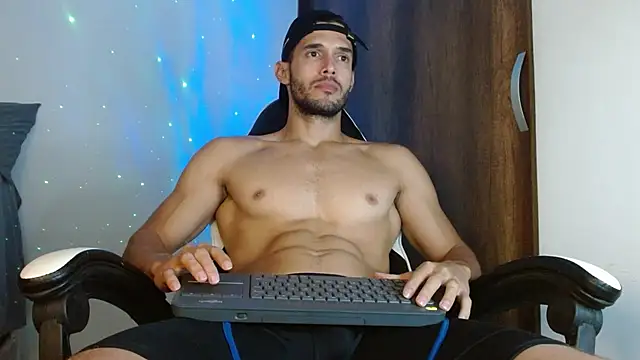 Noah jhonsonn online show from December 19, 2024, 11:39 am