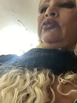 Snapshot of scarlett_sexx69 chatting on November 3, 2025, 11:33 am scarlett sexx69 online show from November 3, 2025, 11:33 am