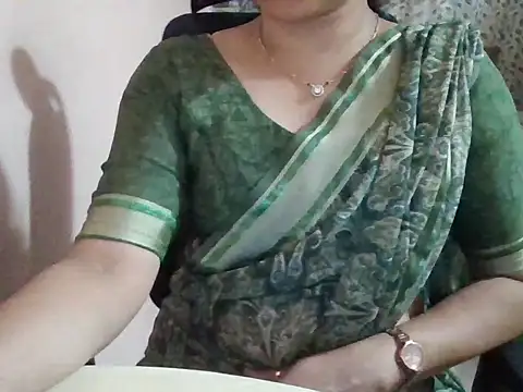 Snapshot of Pinky_4 chatting on May 8, 2026, 6:13 pm Pinky 4 online show from May 8, 2026, 6:13 pm
