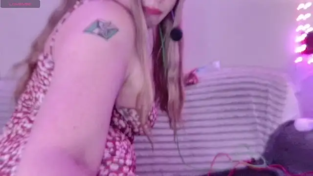 Snapshot of ScarletCarnal chatting on September 13, 2025, 11:37 pm ScarletCarnal online show from September 13, 2025, 11:37 pm