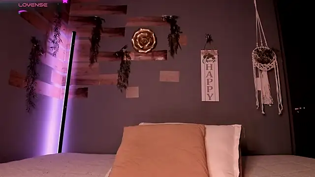 solangell online show from October 31, 2025, 6:47 am