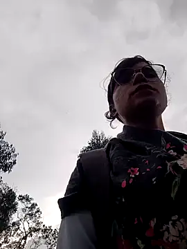 Simone Miller online show from February 10, 2025, 9:36 pm