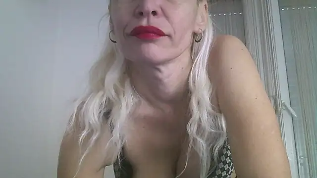 EvaaMina online show from January 5, 2025, 8:32 am