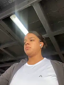 trianawhite online show from February 6, 2025, 8:56 pm