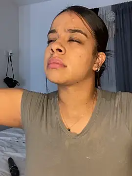 trianawhite online show from March 13, 2025, 9:48 pm