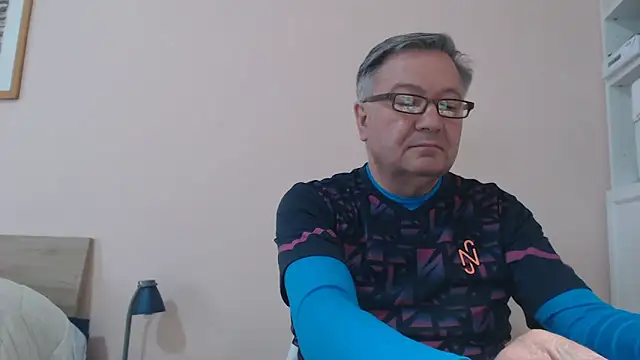 YOU6me online show from March 18, 2025, 11:52 am