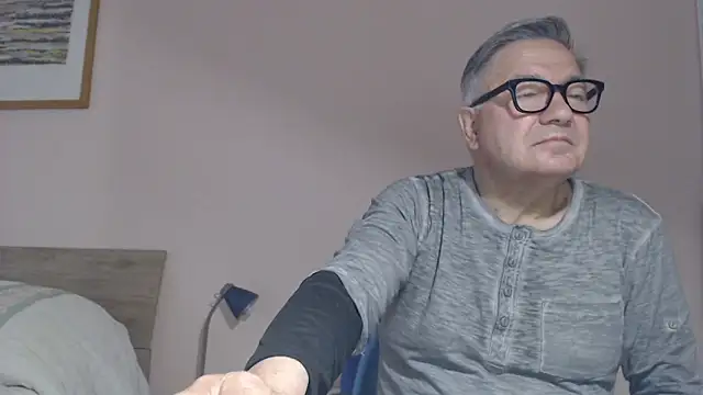 Snapshot of YOU6me chatting on April 30, 2026, 7:58 am YOU6me online show from April 30, 2026, 7:58 am