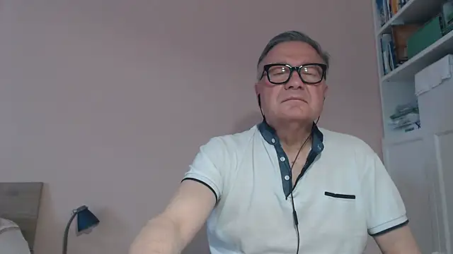 Snapshot of YOU6me chatting on June 2, 2026, 3:47 pm YOU6me online show from June 2, 2026, 3:47 pm