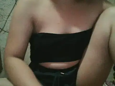 Snapshot of Beatrice143 chatting on January 23, 2025, 2:50 pm Beatrice143 online show from January 23, 2025, 2:50 pm