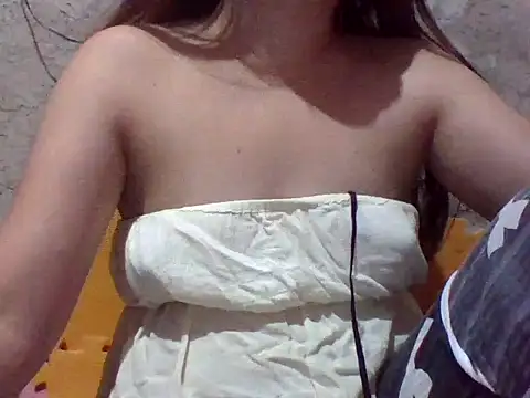 Snapshot of Beatrice143 chatting on October 15, 2025, 7:03 pm Beatrice143 online show from October 15, 2025, 7:03 pm