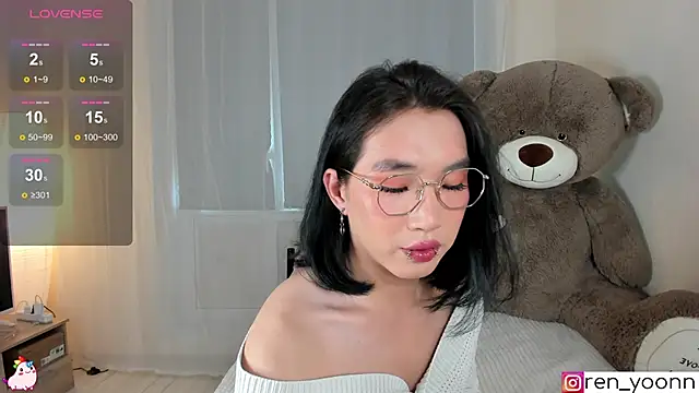 Snapshot of Ren_yoon chatting on August 1, 2026, 10:25 am Ren yoon online show from August 1, 2026, 10:25 am