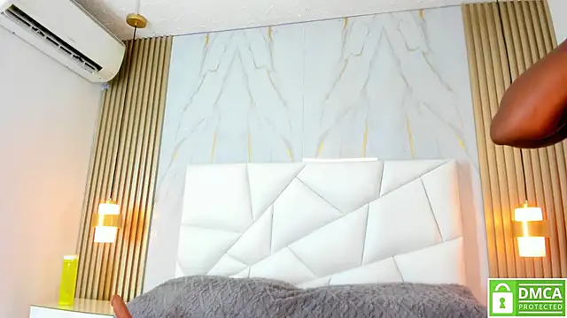 lissetlong69 online show from February 4, 2025, 8:35 am