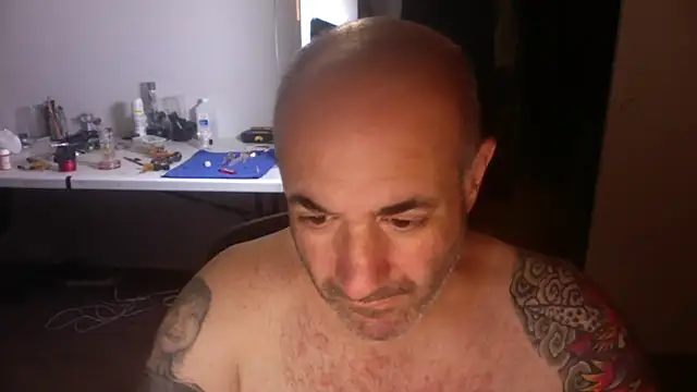 Snapshot of palidin1 chatting on May 30, 2026, 12:52 am palidin1 online show from May 30, 2026, 12:52 am