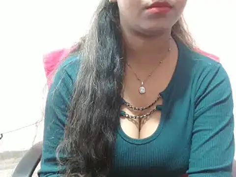 LovingPihu online show from February 13, 2025, 8:06 am