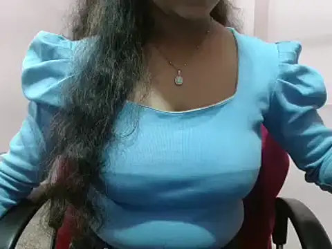 LovingPihu online show from March 12, 2025, 10:37 am